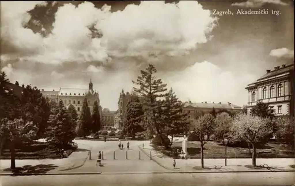 Akademički trg (današnji Trg Josipa Juraja Strossmayera) pogled na zapad